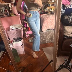 Levi’s rib cage stretch jeans  in a light blue wash size 26